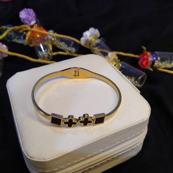 Black Clover Handcuff